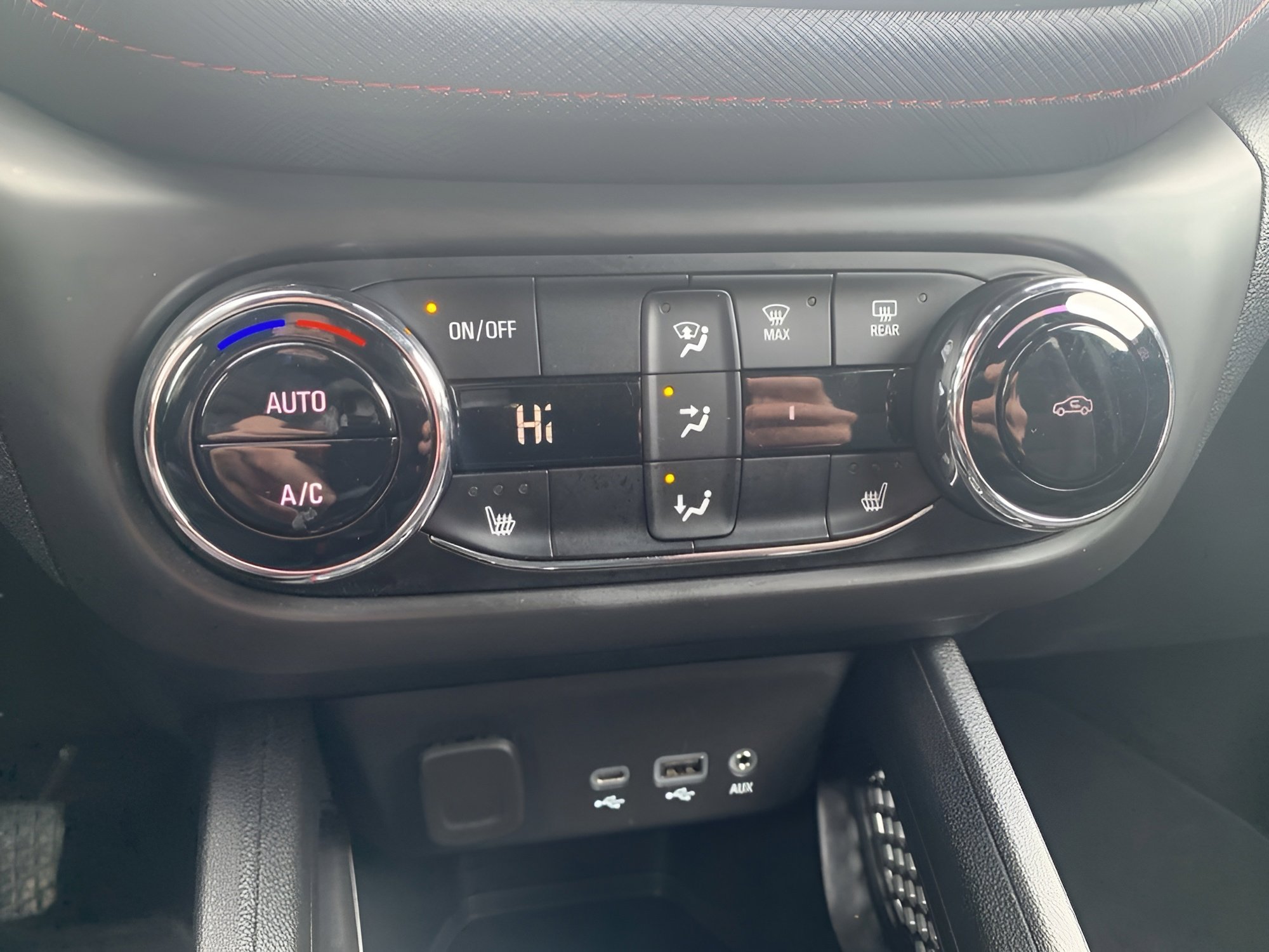 Used 2023 Chevrolet TrailBlazer RS w/ Convenience Package image 13