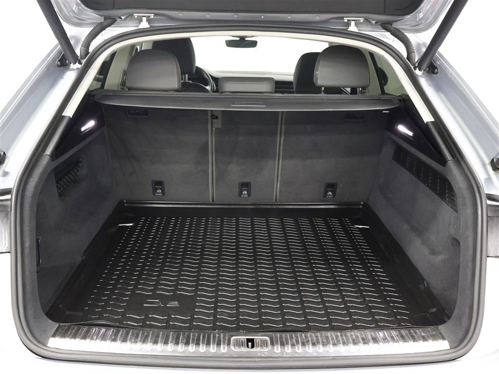 Used 2019 Audi Q8 Premium Plus w/ Premium Plus image 7