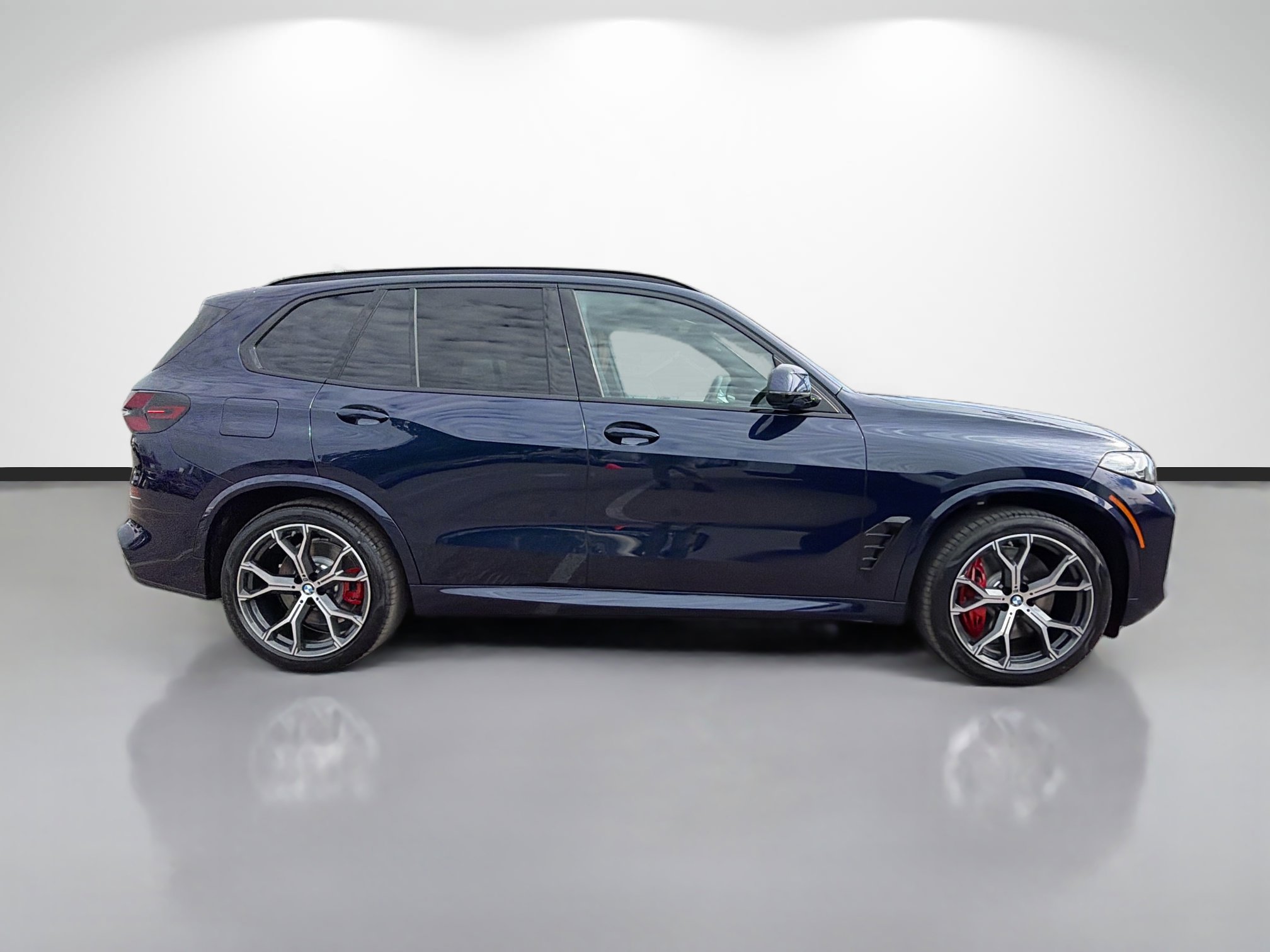 New 2026 BMW X5 xDrive50e image 2