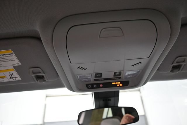 Used 2023 Chevrolet Equinox LT FWD image 12