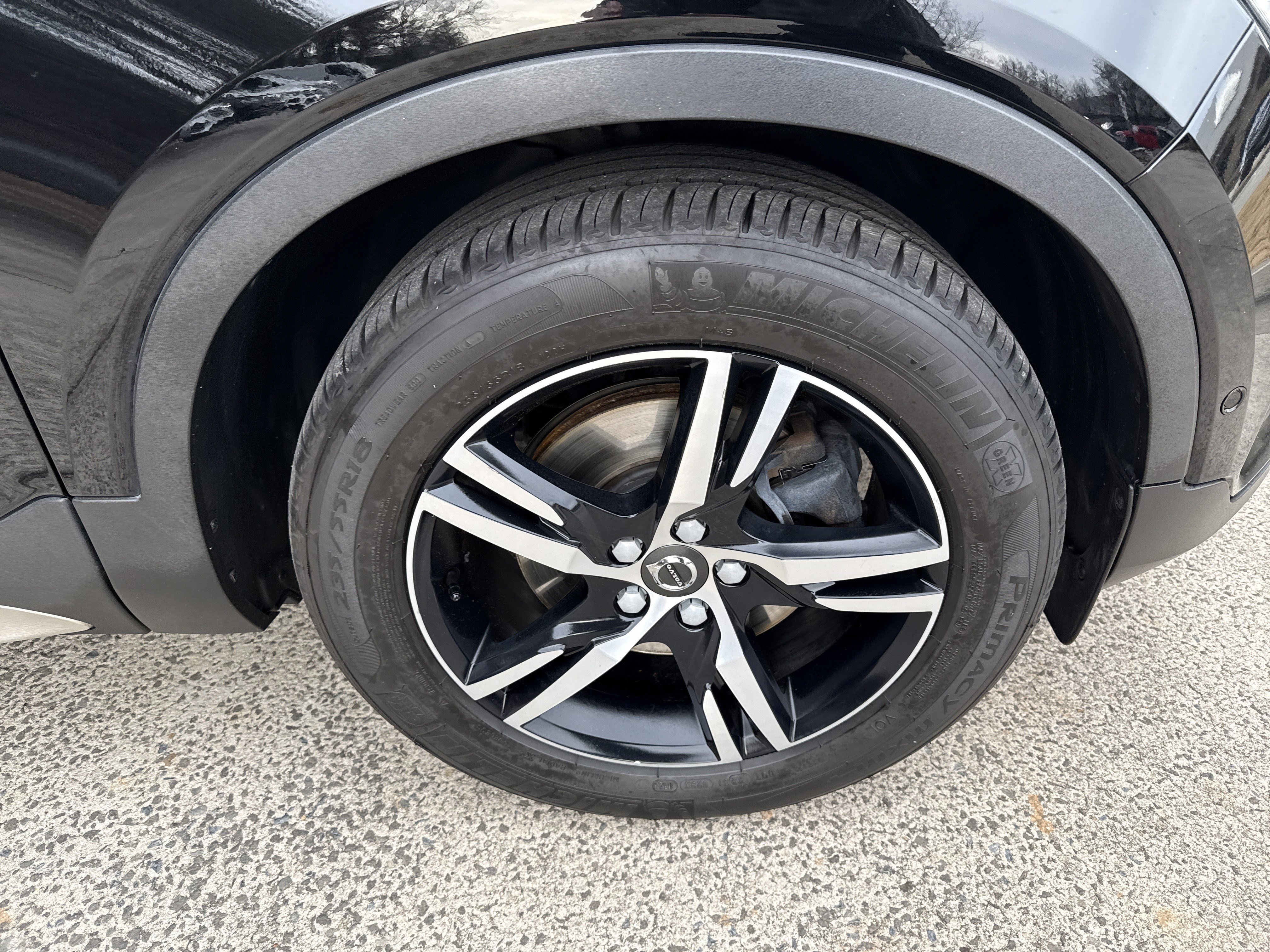 Used 2019 Volvo XC40 T5 Momentum image 12