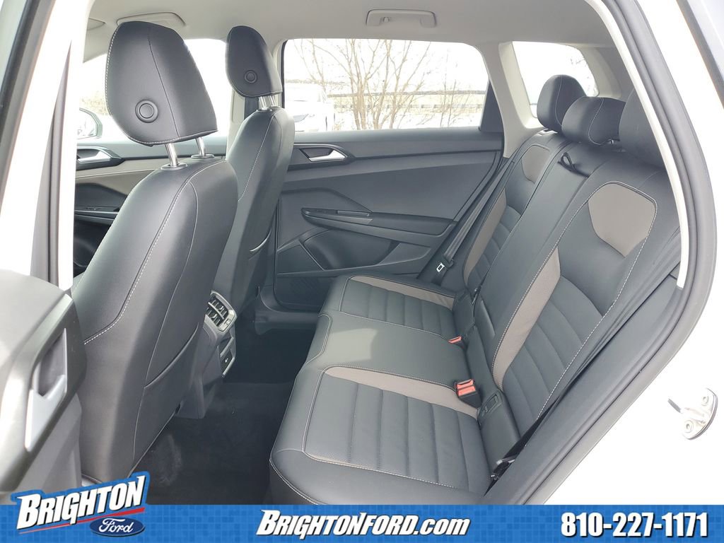 Used 2022 Volkswagen Taos SEL image 12