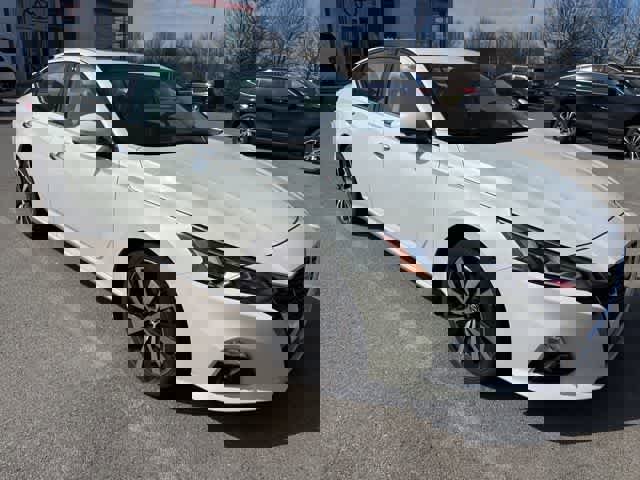 Used 2019 Nissan Altima 2.5 Platinum image 2