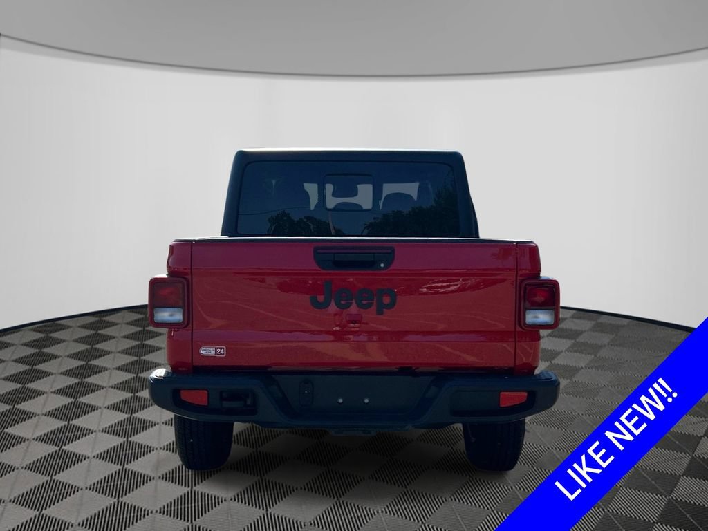 Certified 2025 Jeep Gladiator Sport AWD/4WD image 4