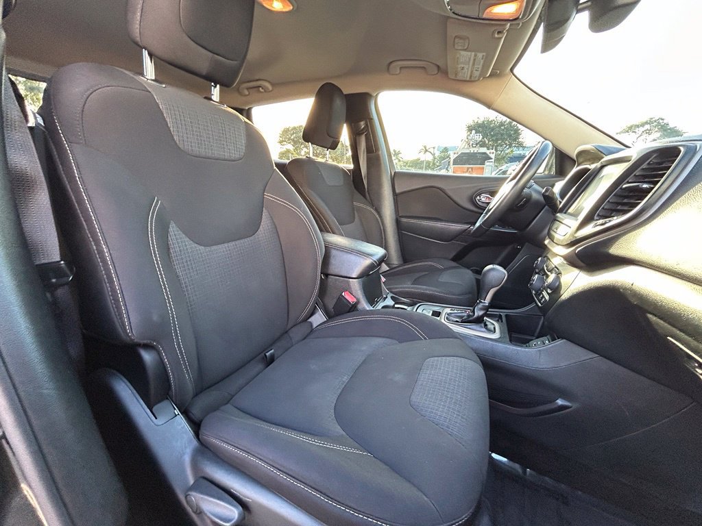 Used 2015 Jeep Cherokee Latitude w/ Comfort/Convenience Group FWD image 25