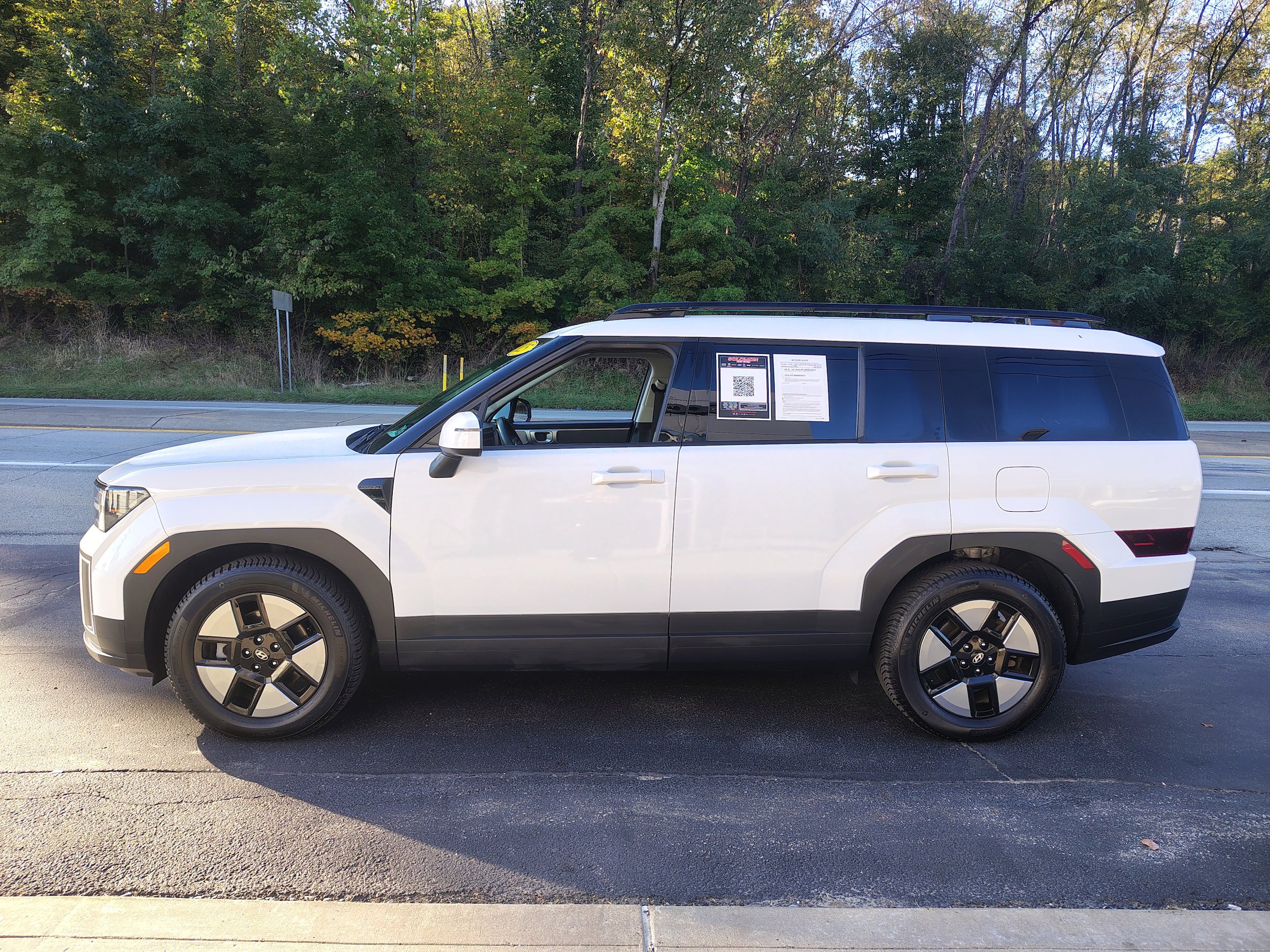 Used 2025 Hyundai Santa Fe SEL AWD/4WD image 6