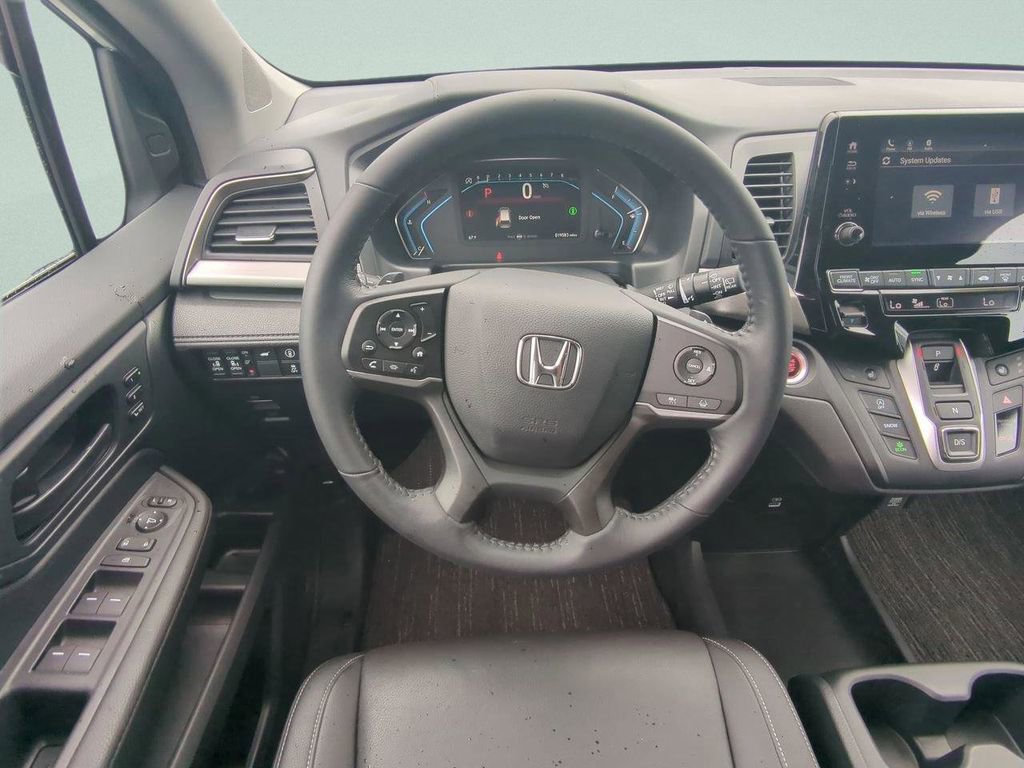 Used 2023 Honda Odyssey EX-L image 13
