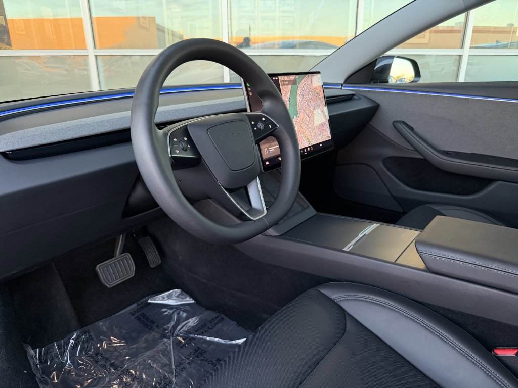 Used 2025 Tesla Model 3 image 38