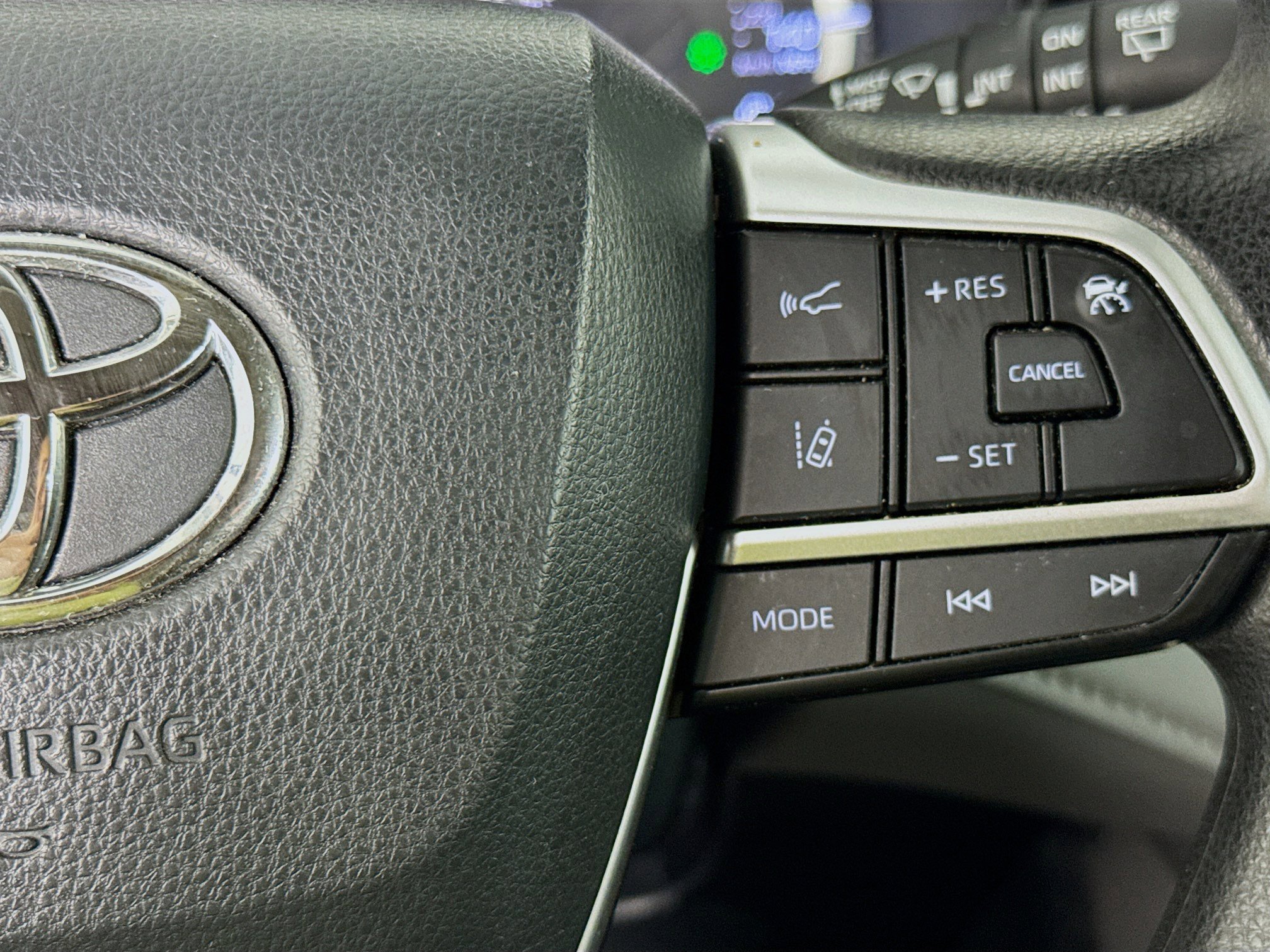 Used 2023 Toyota Highlander L image 14