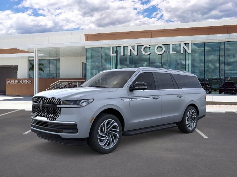 New 2026 Lincoln Navigator L Premier AWD/4WD image 1