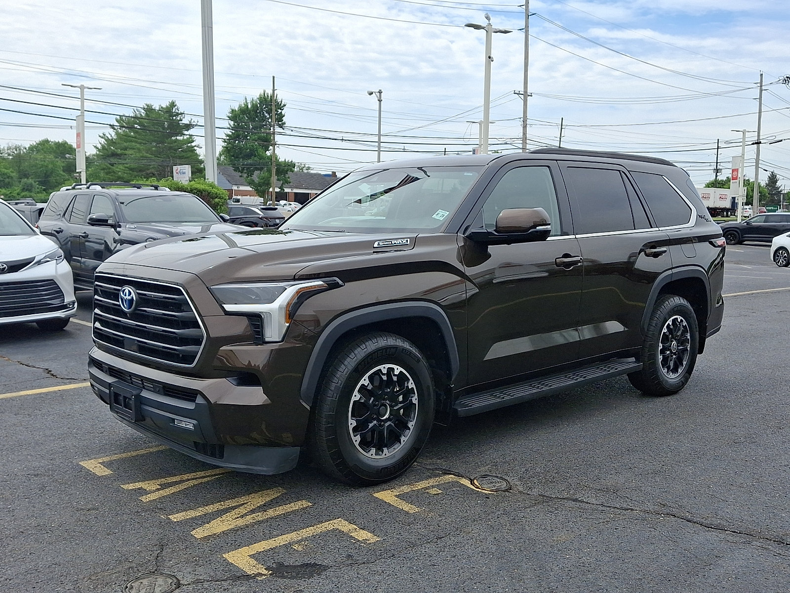 Used 2023 Toyota Sequoia SR5 w/ TRD Off-Road Package AWD/4WD image 3