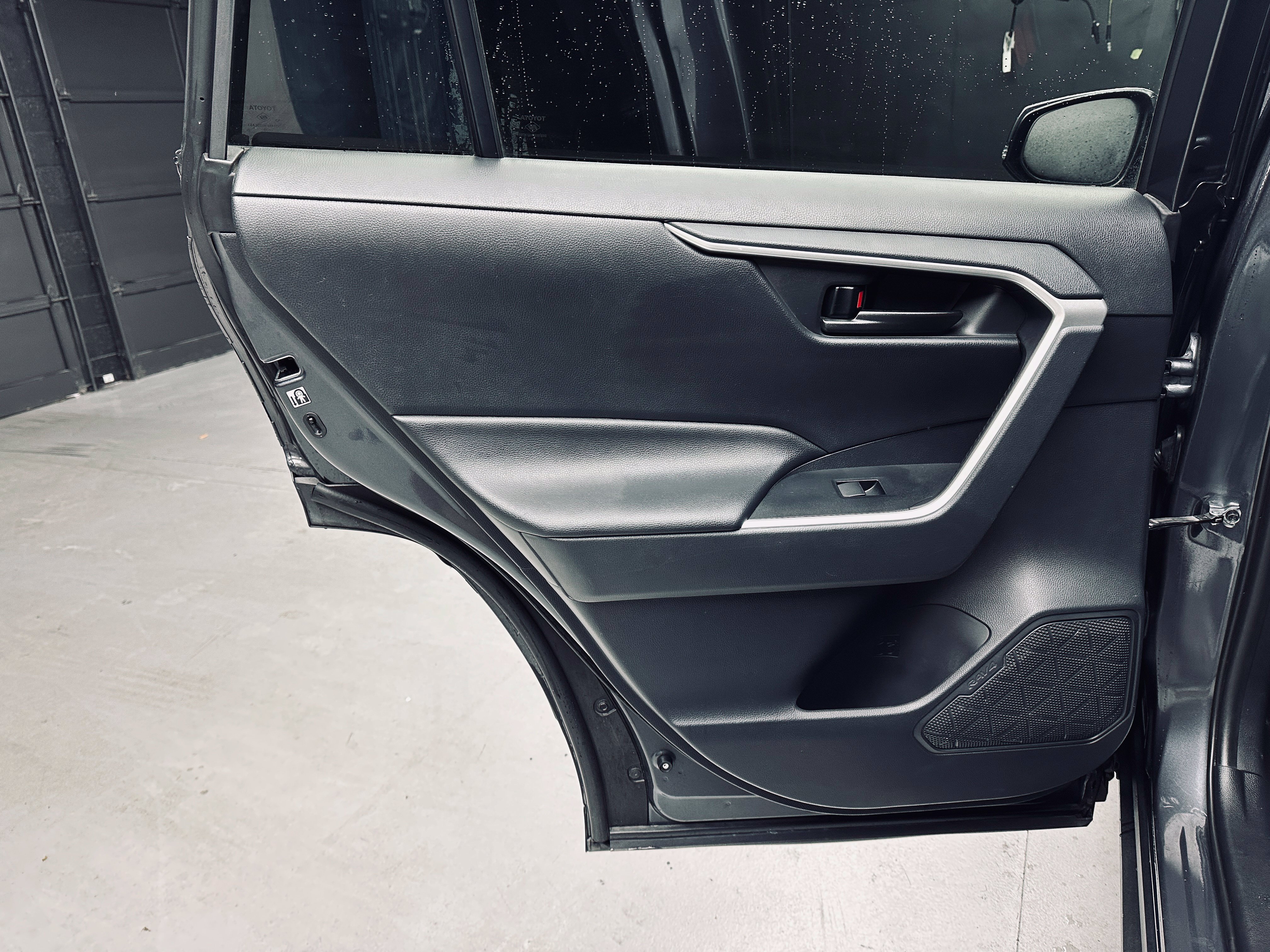 Used 2019 Toyota RAV4 LE w/ Carpet Mat Package FWD image 23