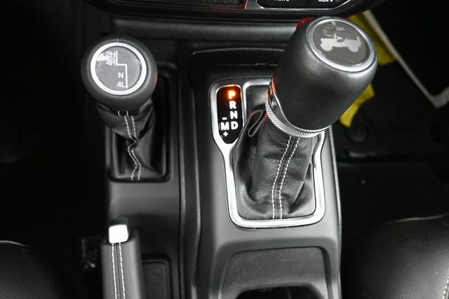 Used 2023 Jeep Wrangler Unlimited Sahara w/ LED Lighting Group AWD/4WD image 28