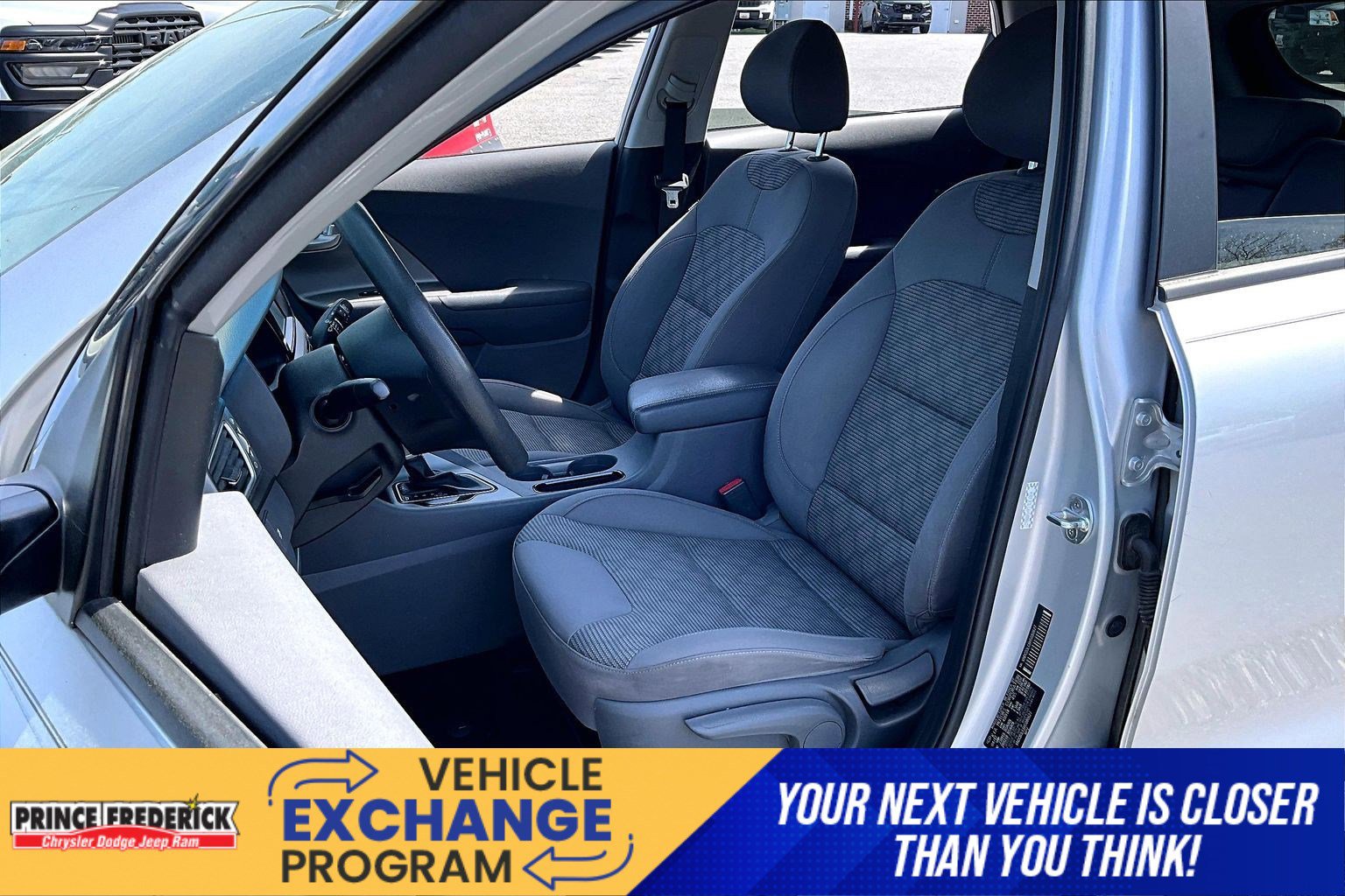 Used 2017 Kia Niro LX image 20