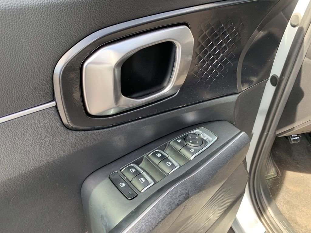 Used 2022 Kia Sorento LX FWD image 34