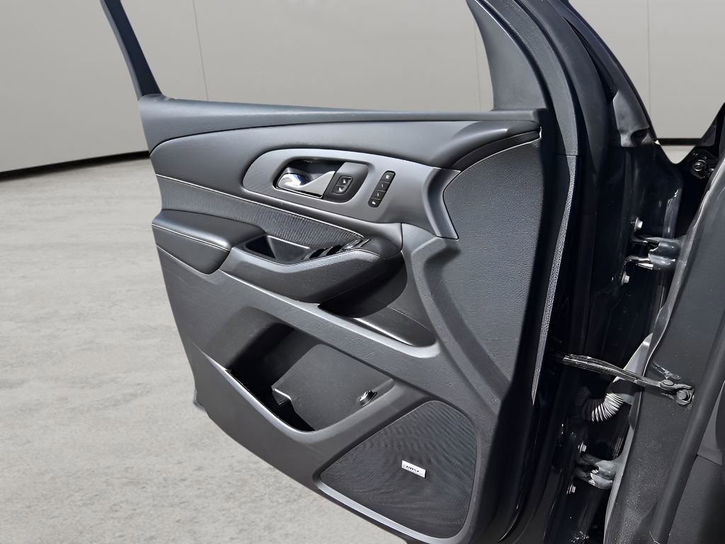 Used 2019 Chevrolet Traverse Premier w/ Driver Confidence II Package image 18