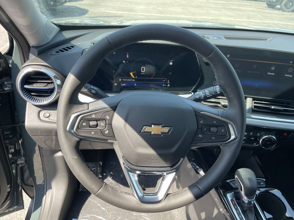 New 2026 Chevrolet Trax LT w/ LT Convenience Package FWD image 14