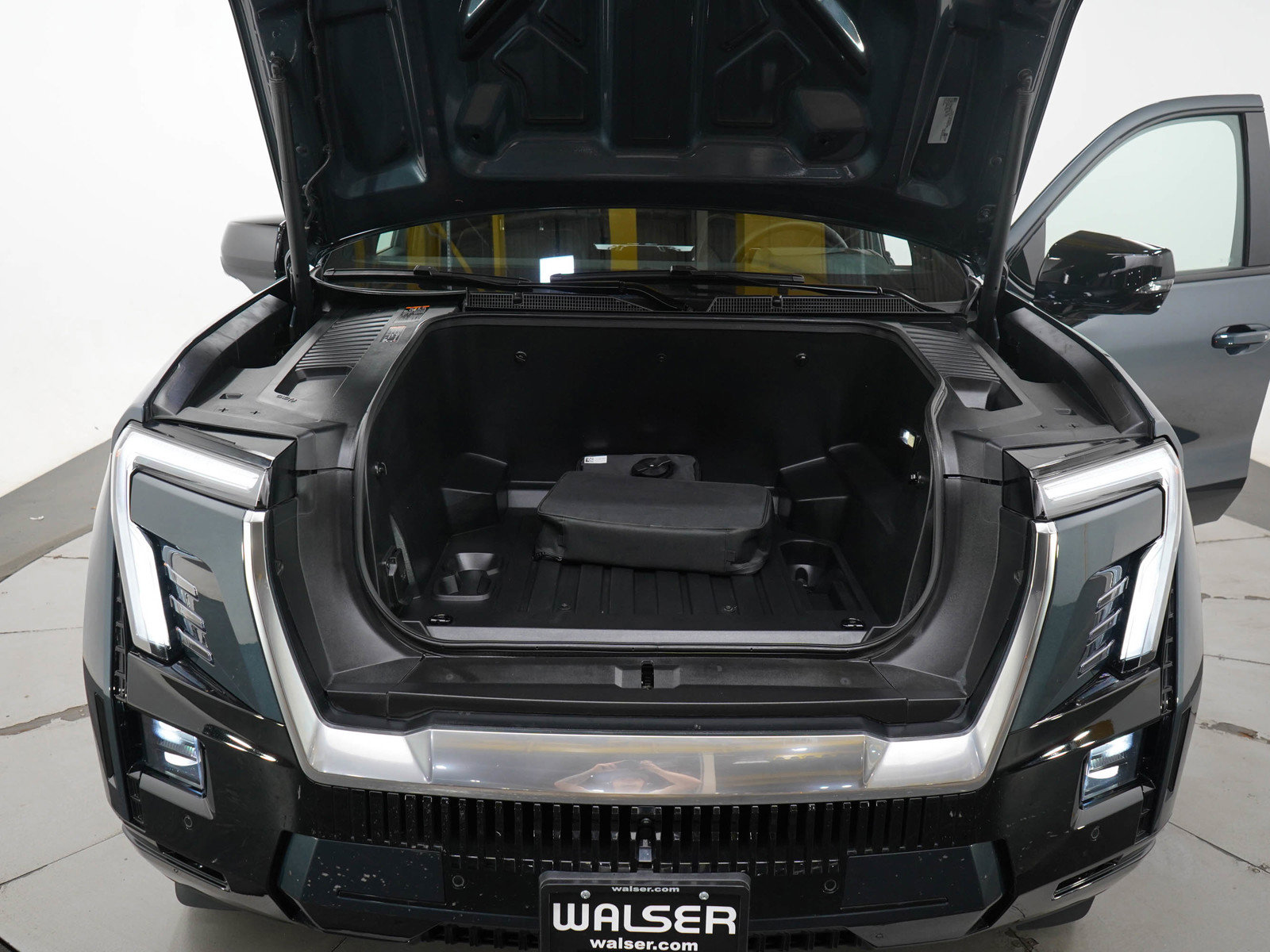 Used 2025 GMC Sierra EV Denali image 24