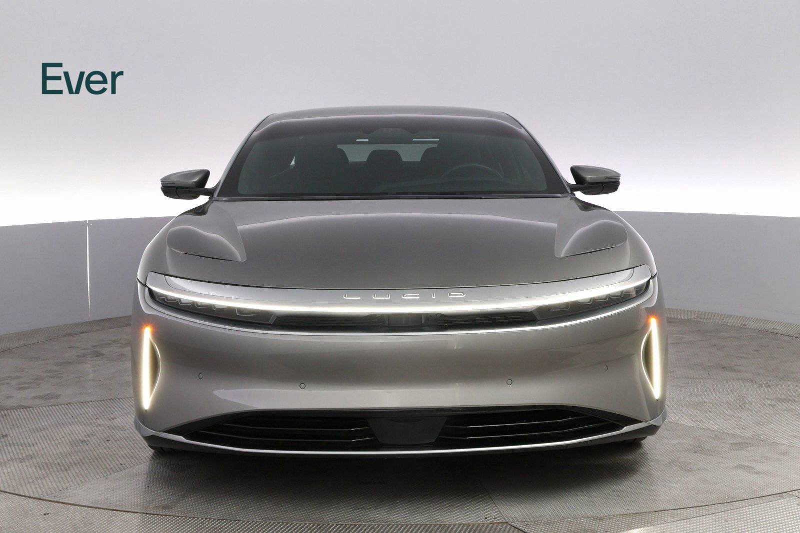 Used 2023 Lucid Air Touring image 3