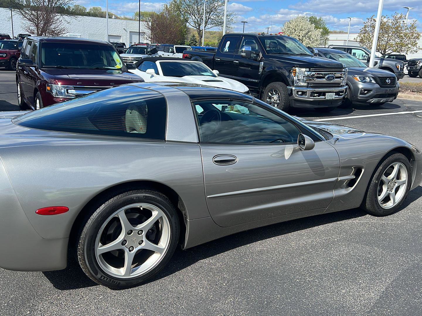 Used 2000 Chevrolet Corvette Coupe w/ Memory Pkg RWD image 5