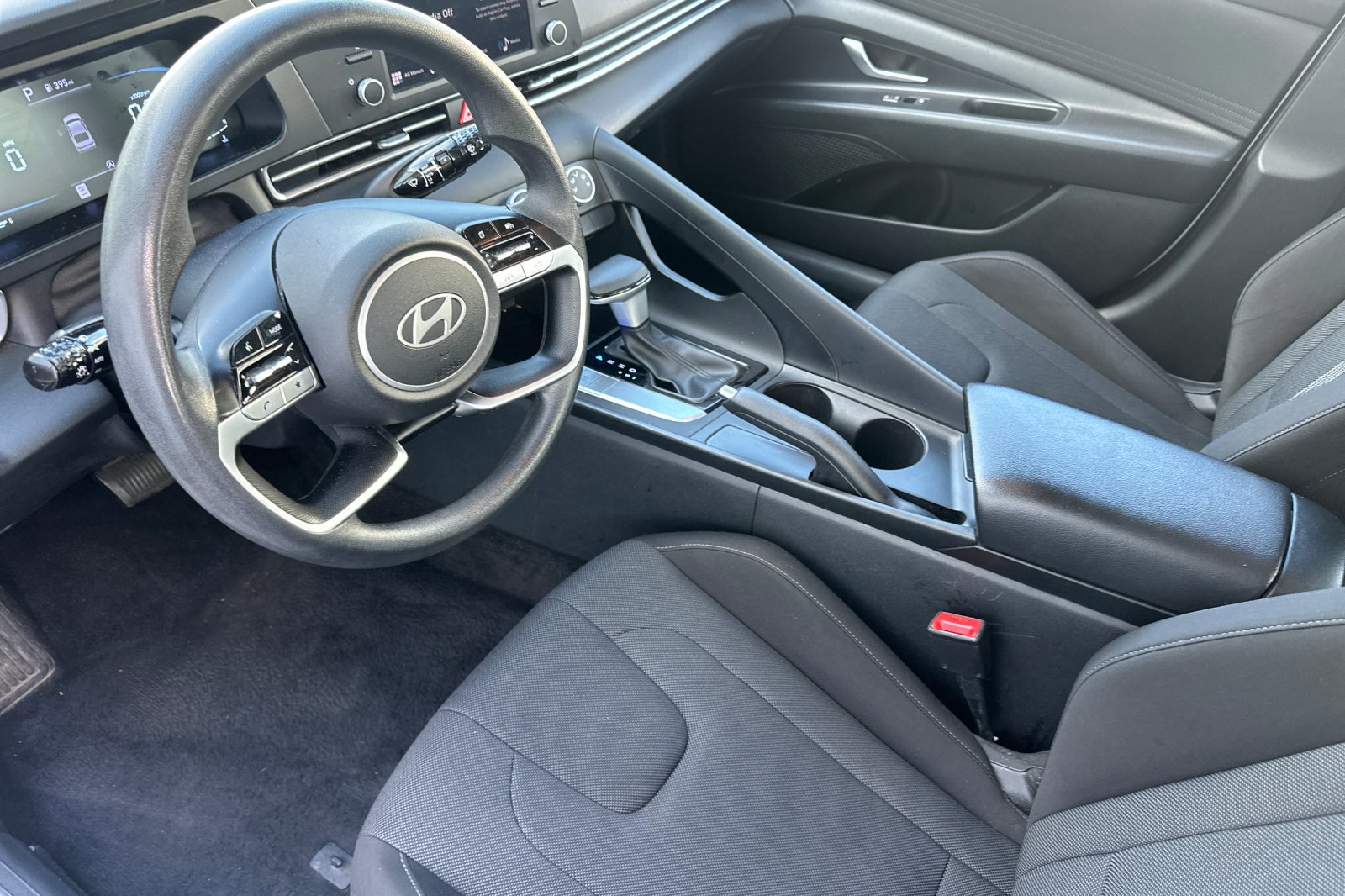 Used 2024 Hyundai Elantra SE FWD image 10