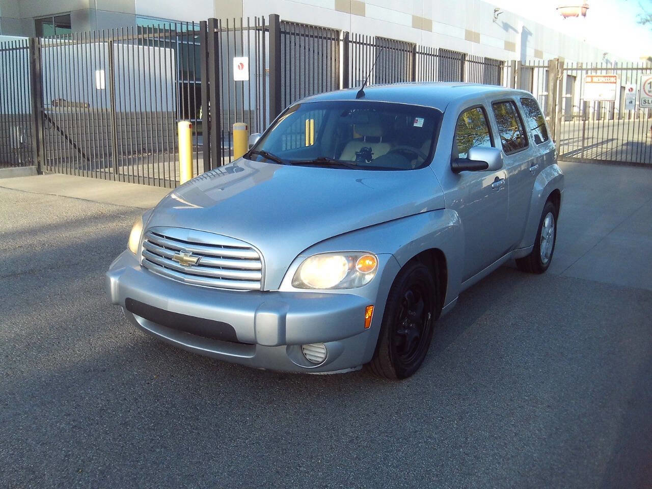 Used 2010 Chevrolet HHR LT image 18