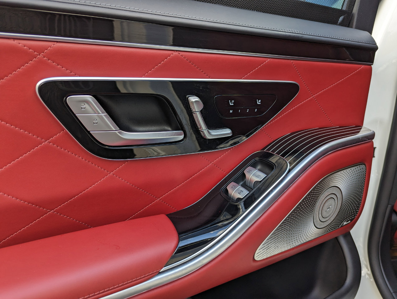 Used 2021 Mercedes-Benz S 580 4MATIC Sedan w/ AMG Line image 40