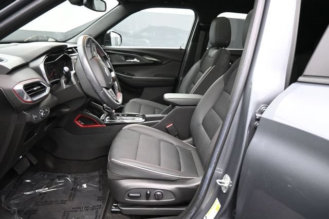 Used 2021 Chevrolet TrailBlazer RS w/ Sun and Liftgate Package FWD image 24