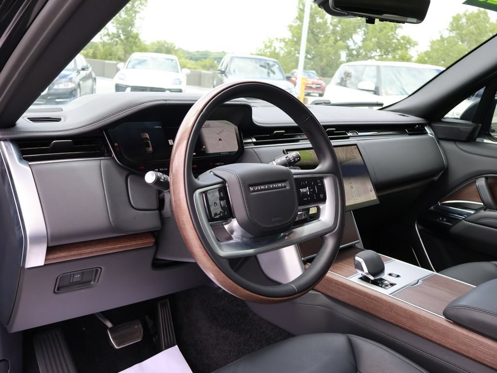 Certified 2025 Land Rover Range Rover Autobiography AWD/4WD image 21