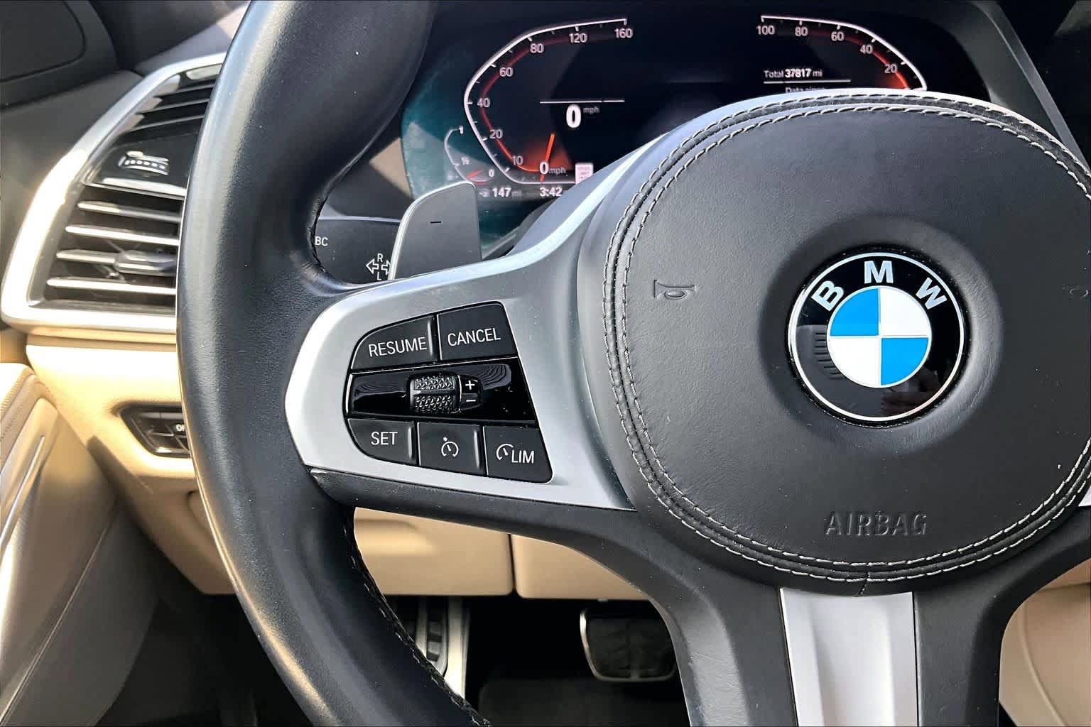 Used 2022 BMW X6 xDrive40i w/ M Sport Package AWD/4WD image 16