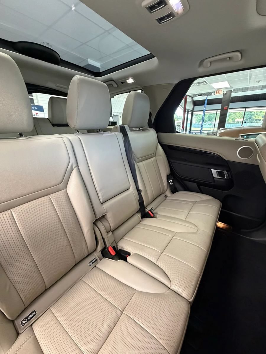 Used 2020 Land Rover Discovery SE AWD/4WD image 20
