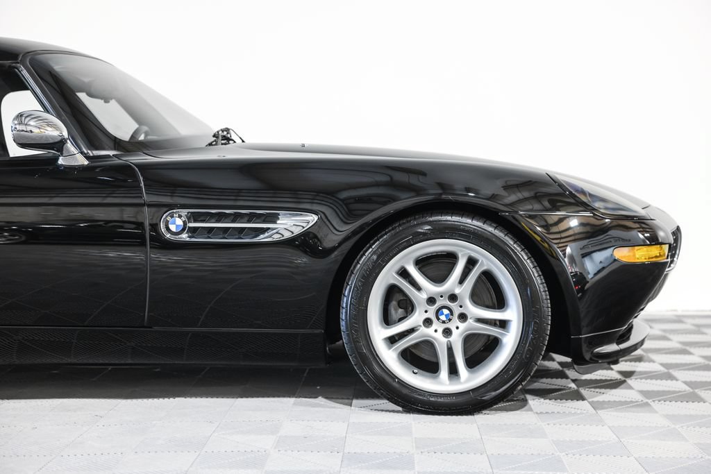 Used 2002 BMW Z8 RWD image 3