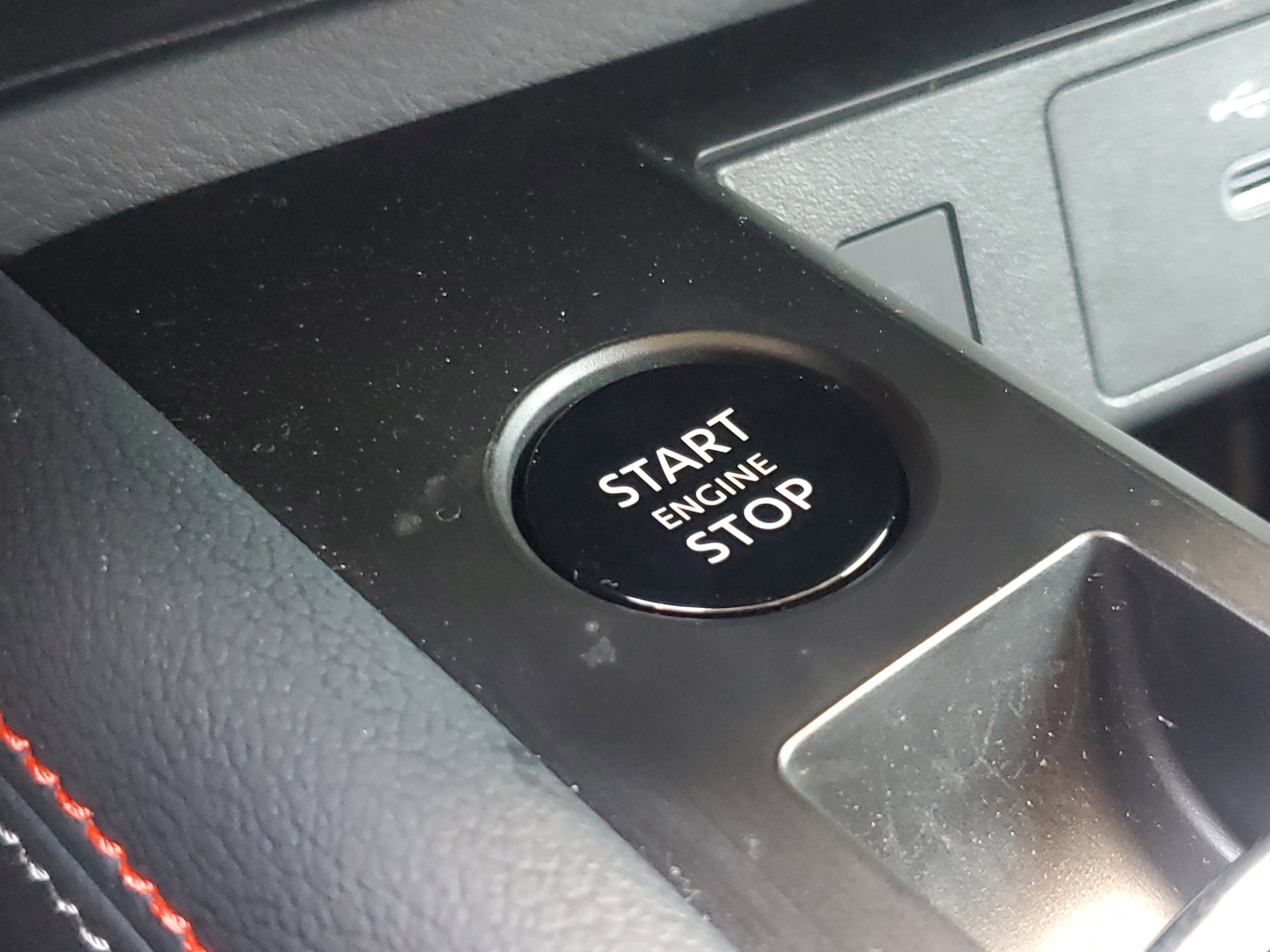 Certified 2025 Nissan Kicks SR image 22