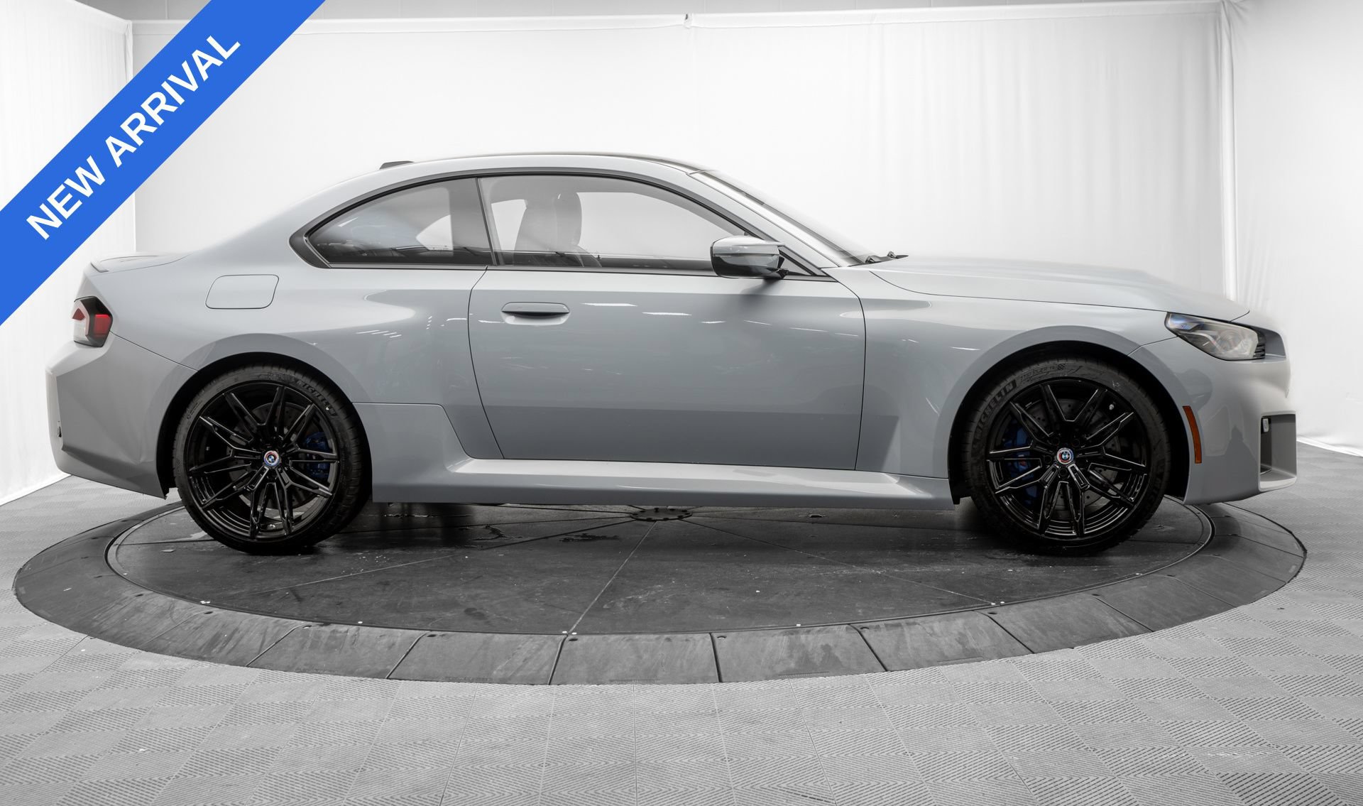 Used 2023 BMW M2 w/ Lighting Package RWD image 8