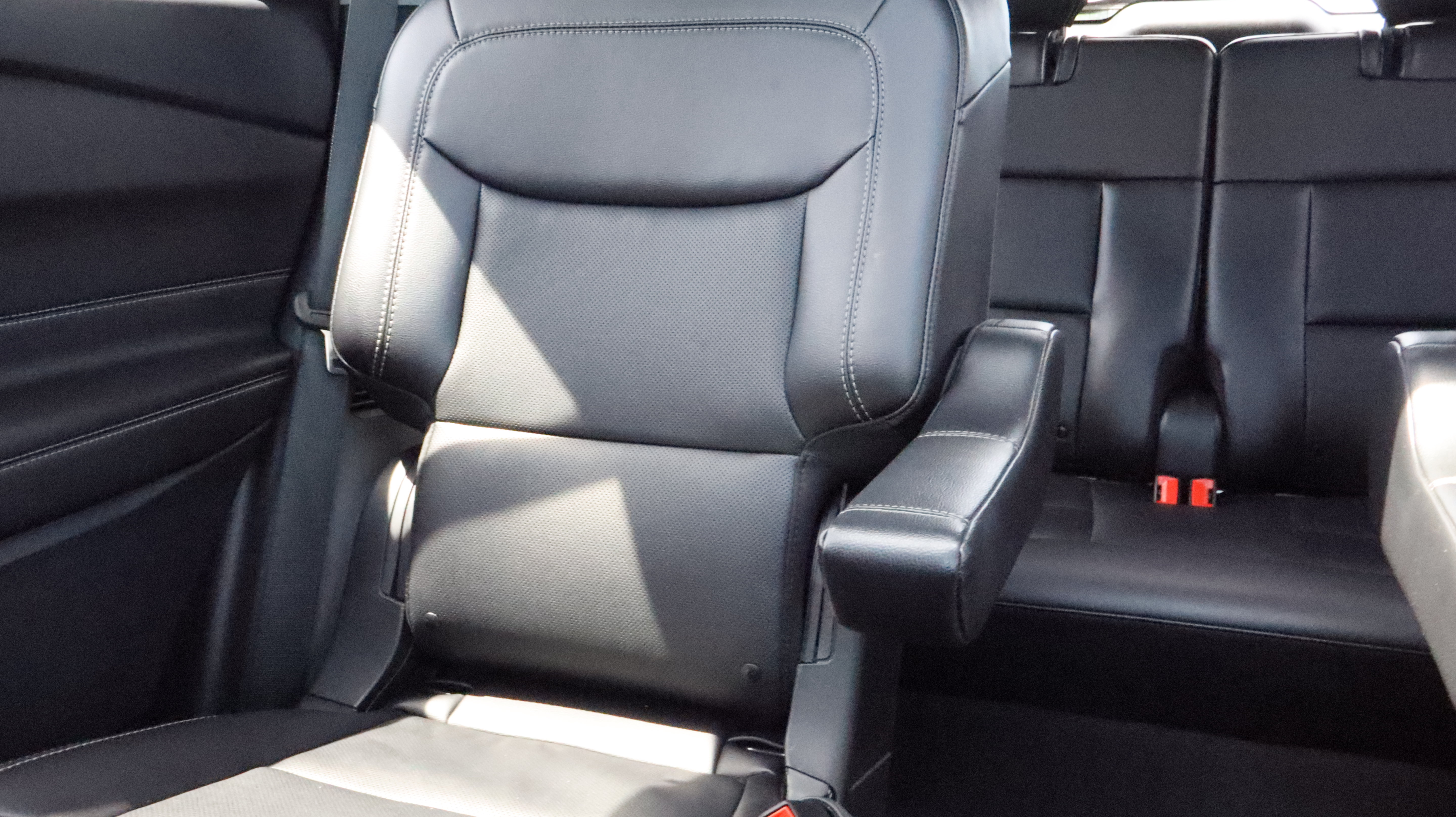 Used 2024 Ford Explorer Limited w/ Limited Technology Package AWD/4WD image 10