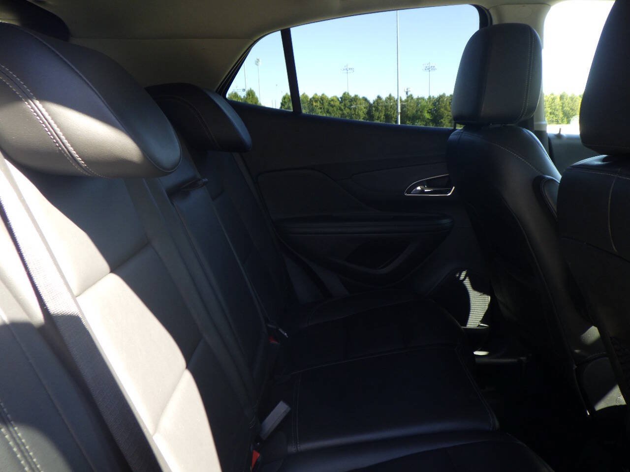 Used 2015 Buick Encore Leather w/ Experience Buick Package FWD image 18
