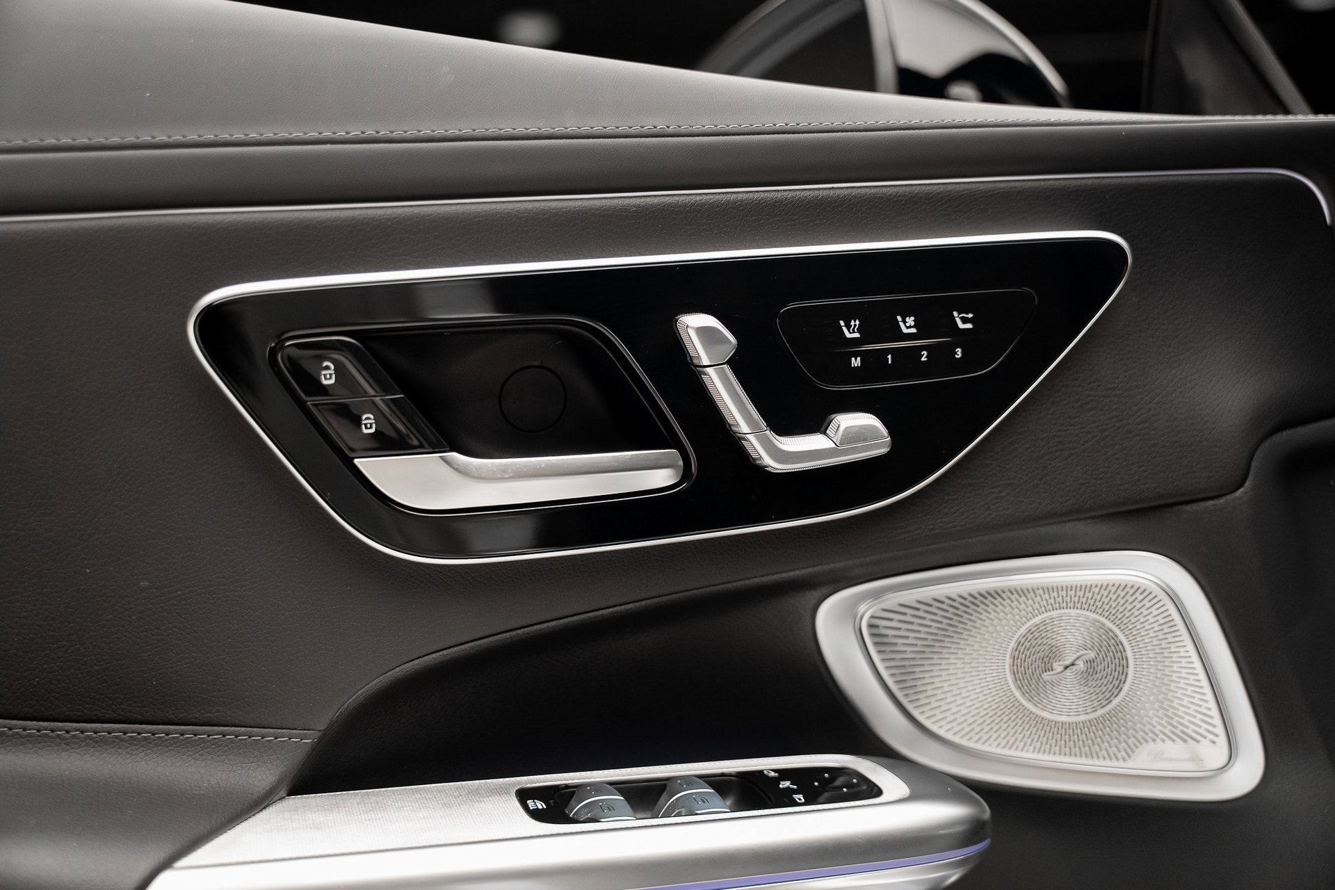 Used 2024 Mercedes-Benz CLE 300 4MATIC Cabriolet image 54