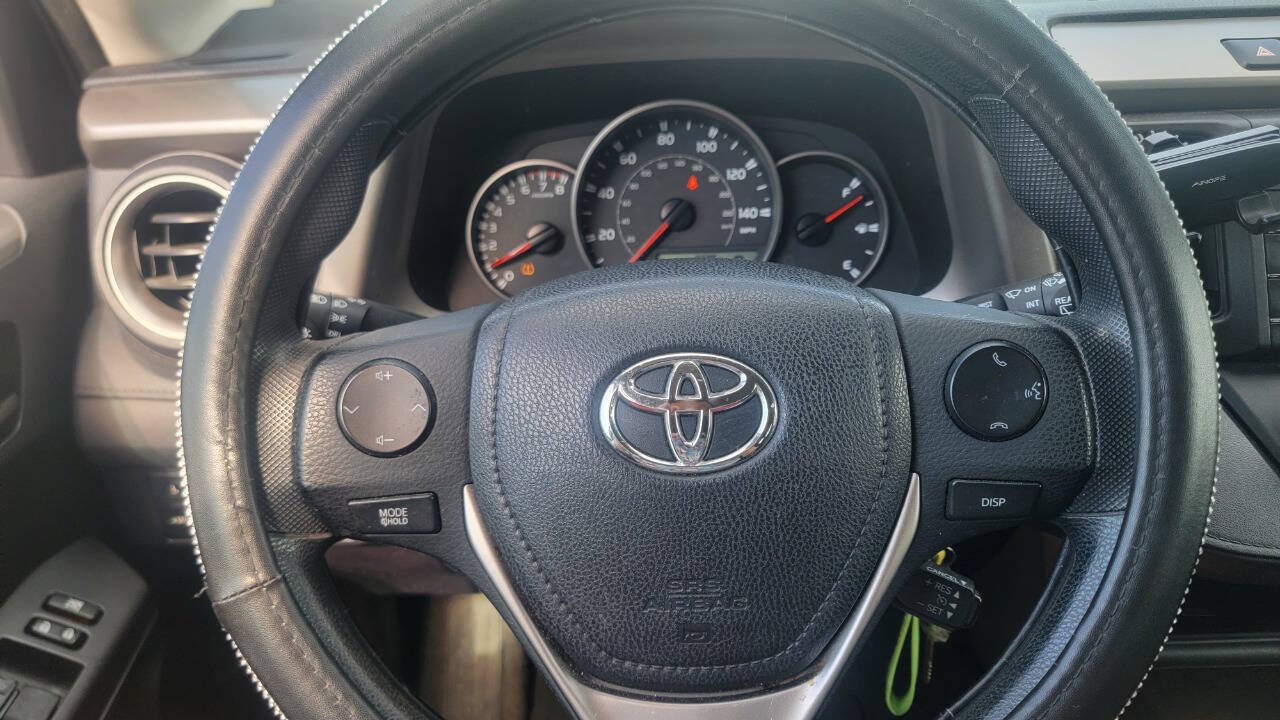 Used 2016 Toyota RAV4 LE FWD image 28