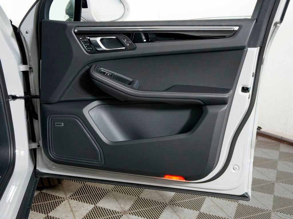 New 2026 Porsche Macan S AWD/4WD image 36