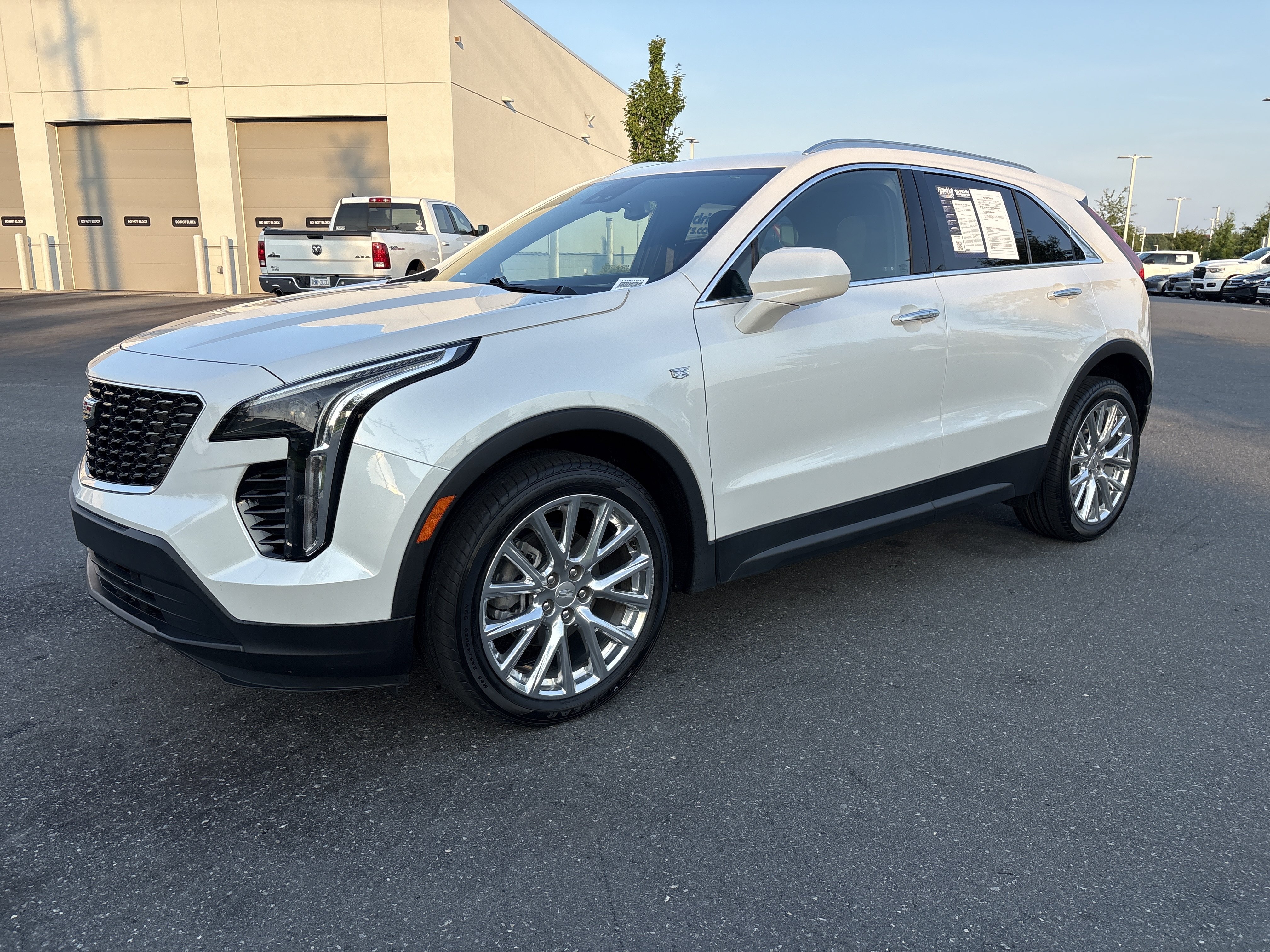 Used 2022 Cadillac XT4 Luxury w/ Cold Weather Package AWD/4WD image 27