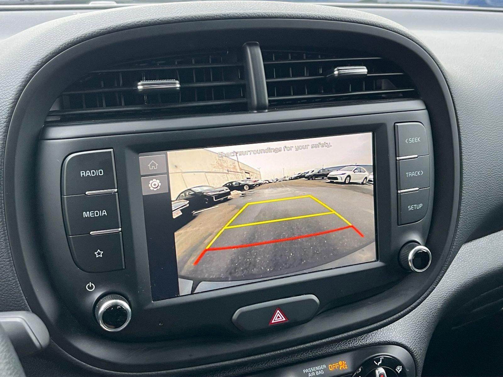 Used 2025 Kia Soul LX w/ LX Technology Package FWD image 22