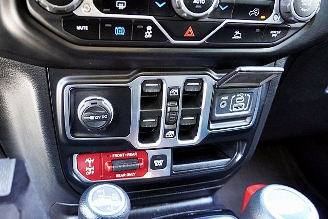Certified 2023 Jeep Wrangler Unlimited Rubicon 4xe AWD/4WD image 30