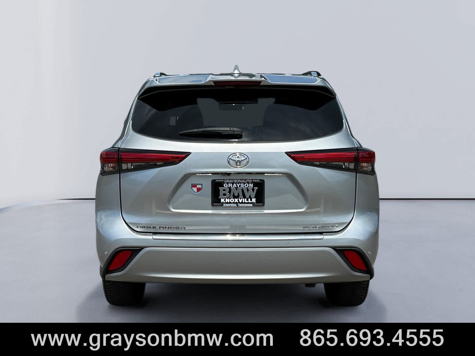 Used 2021 Toyota Highlander Platinum FWD image 4