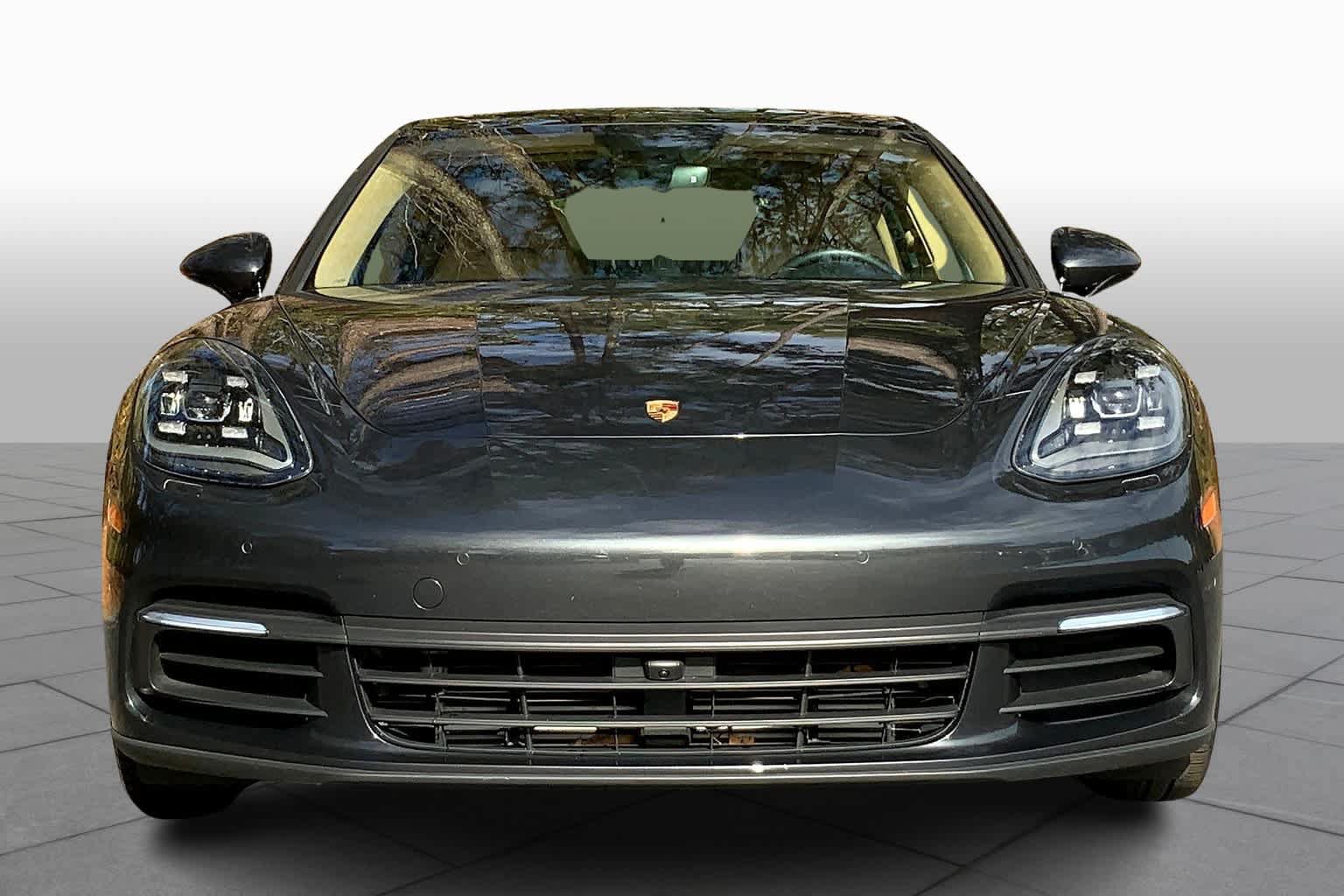 Used 2018 Porsche Panamera RWD image 4