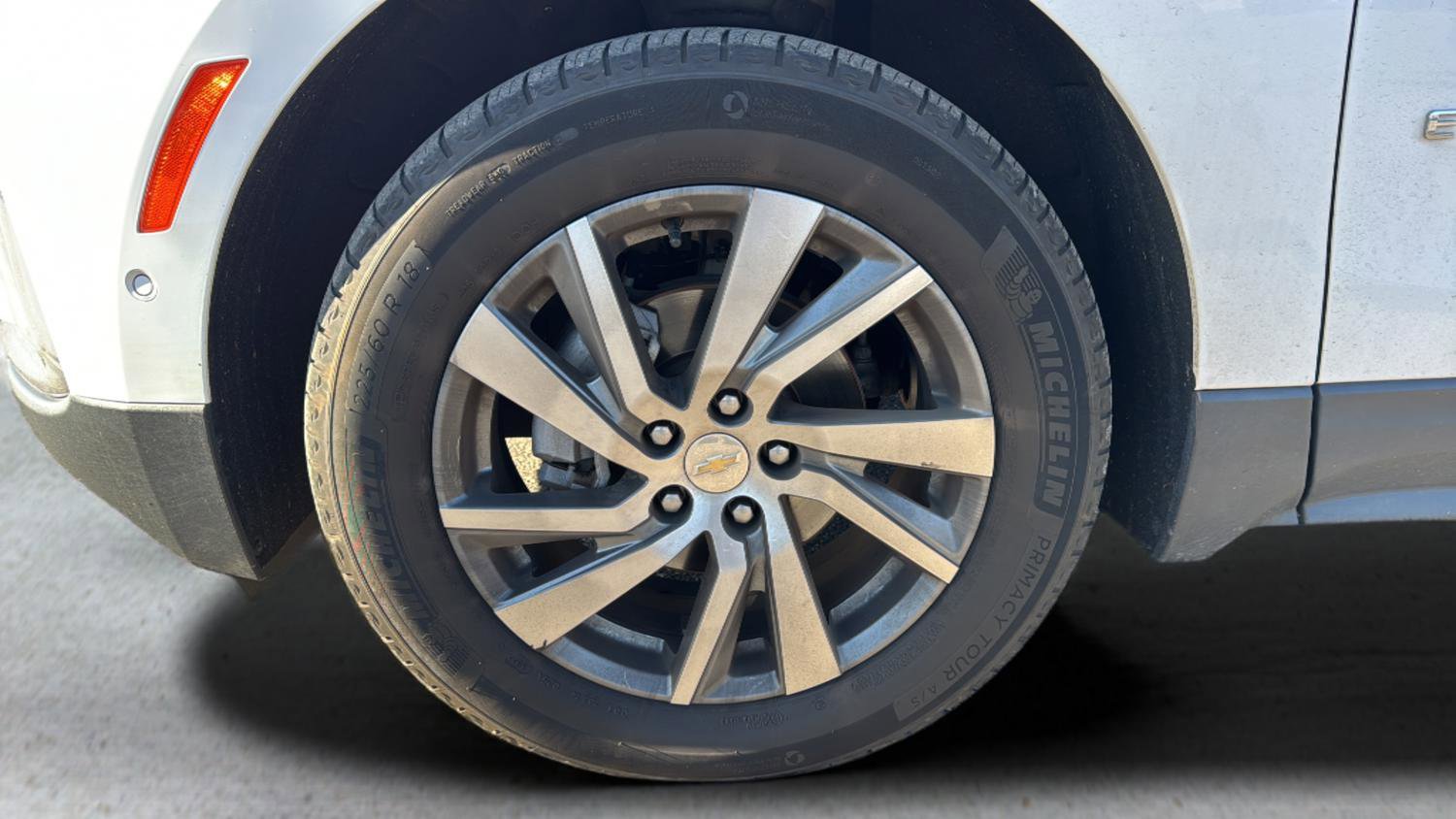 Used 2023 Chevrolet Equinox Premier image 9