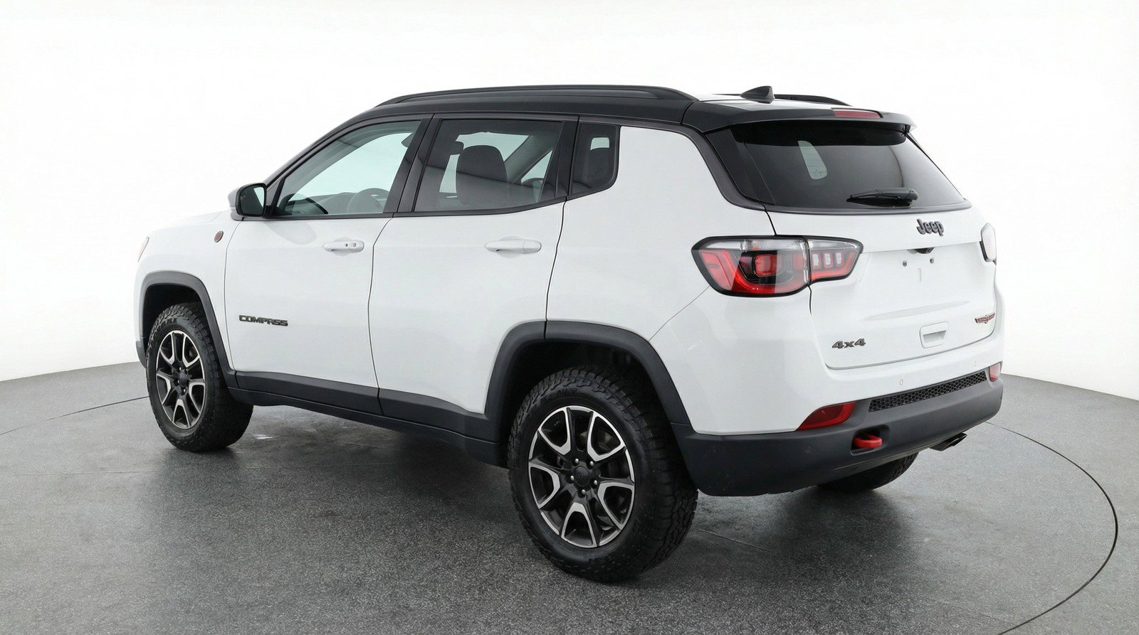 Used 2025 Jeep Compass Trailhawk image 6
