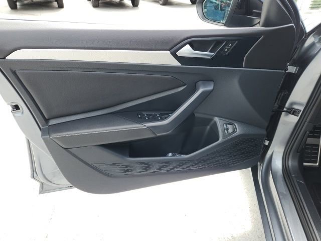 Used 2024 Volkswagen Jetta Sport image 24