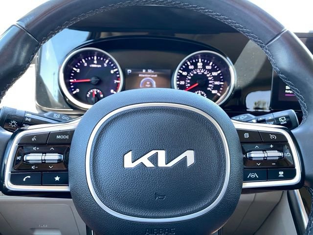 Used 2022 Kia Carnival EX FWD image 15