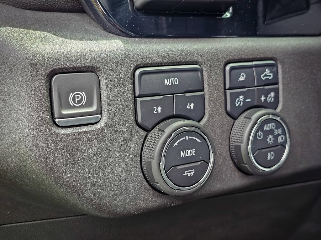 Used 2023 Chevrolet Silverado 1500 LTZ w/ LTZ Premium Package AWD/4WD image 18