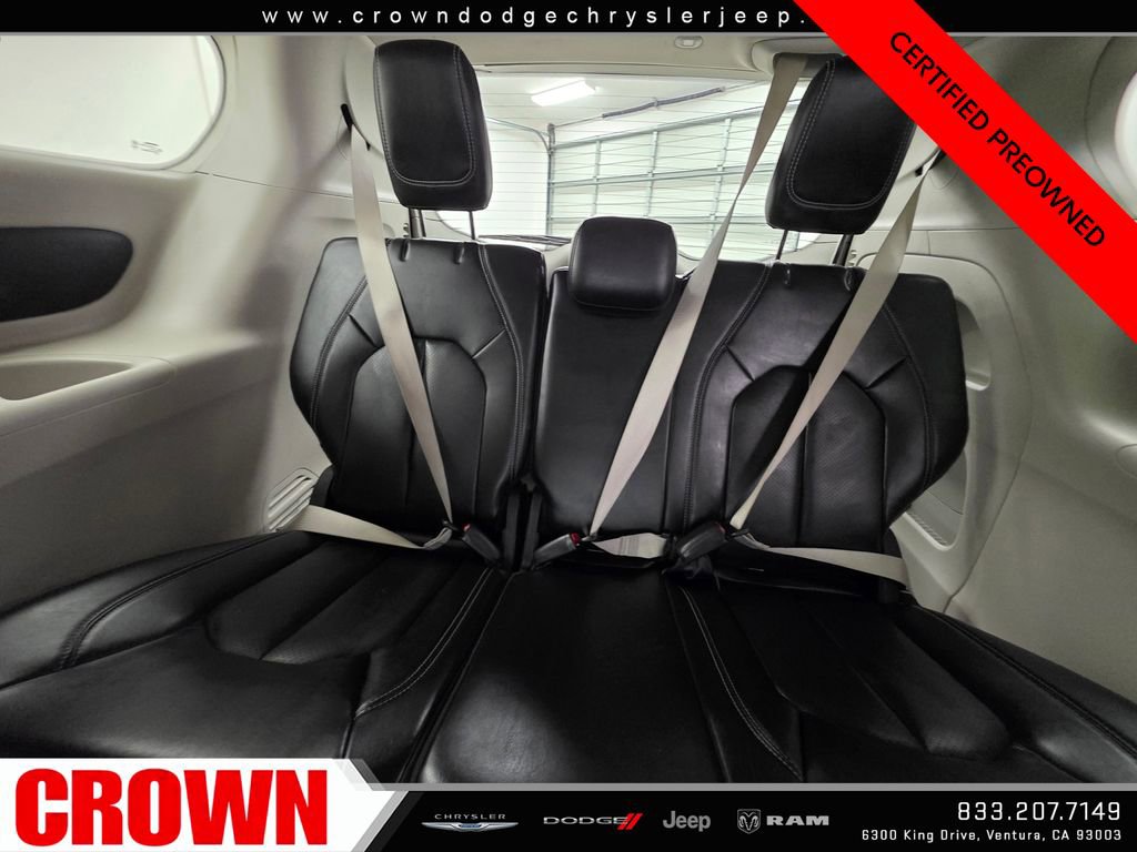 Certified 2023 Chrysler Pacifica Touring-L image 19